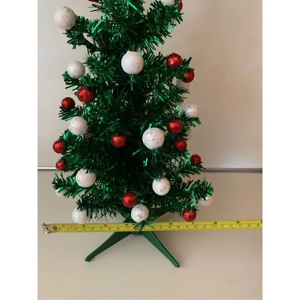 Small Christmas Tree nwot green